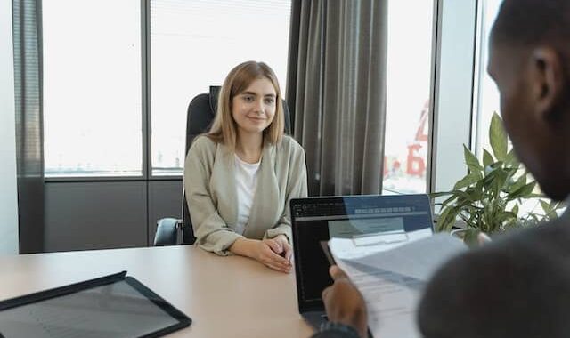 Comment attirer les jeunes à son entreprise : stratégies de recrutement innovantes